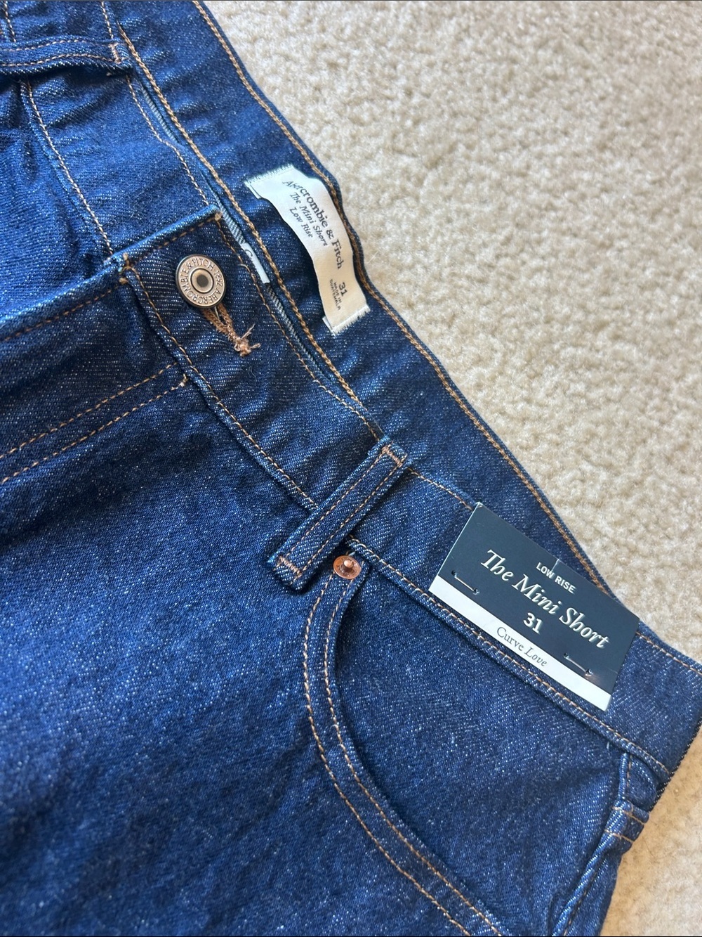 NWT Abercrombie & Fitch The Mini Short Low Rise 31 Curve Love - Picture 4 of 6